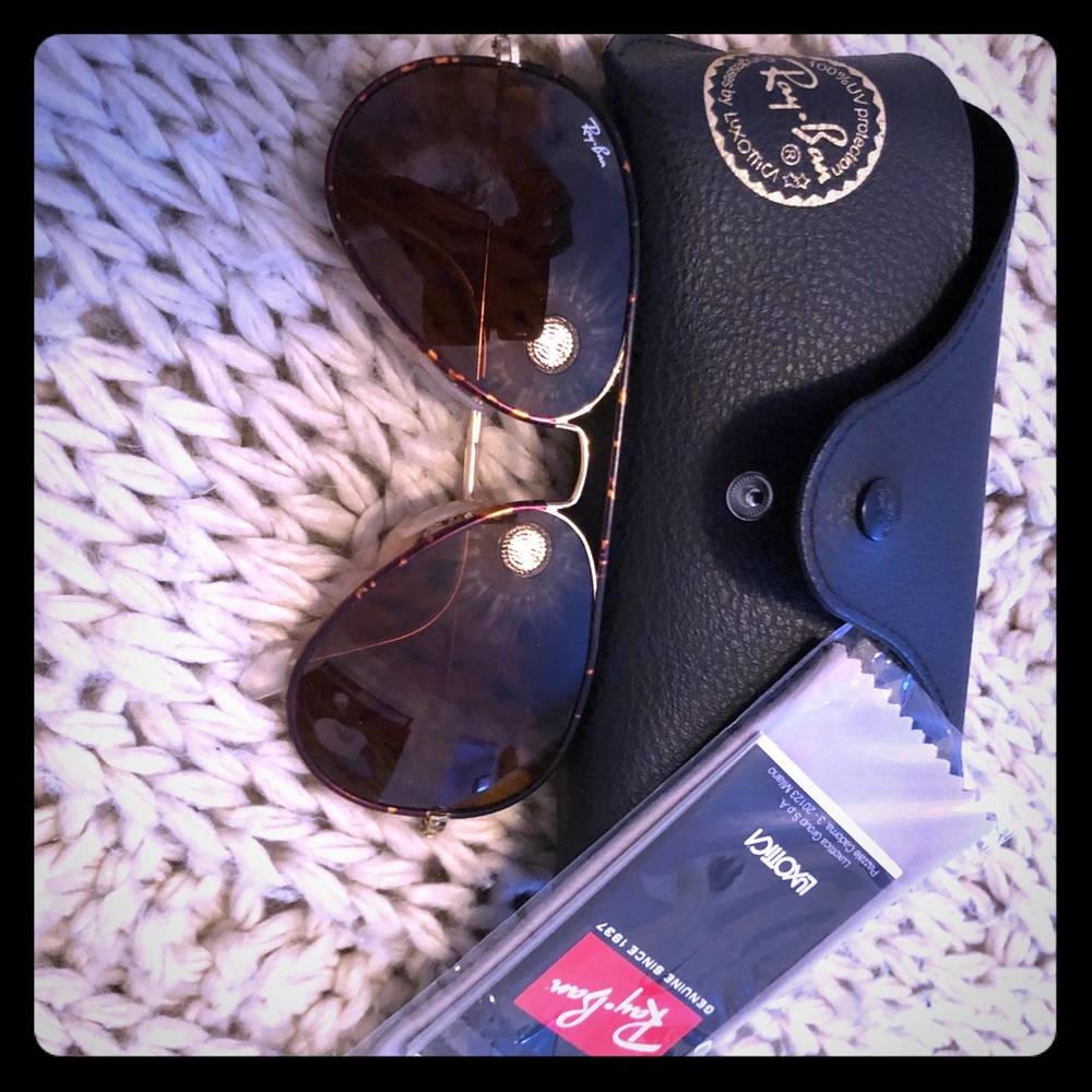 Raybans aviator sunglasses